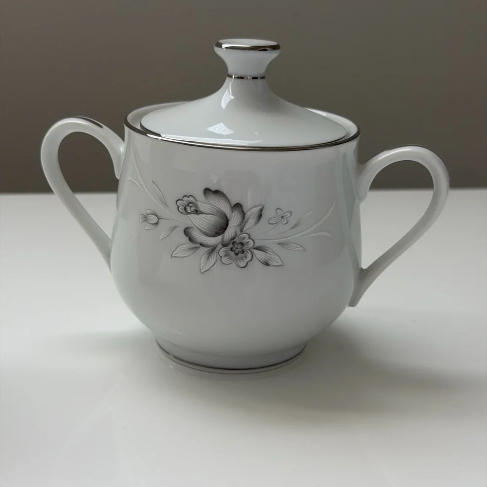 Elegant Sango Morena Japen Porcelain White Floral Creamer and Sugar Bowl Set